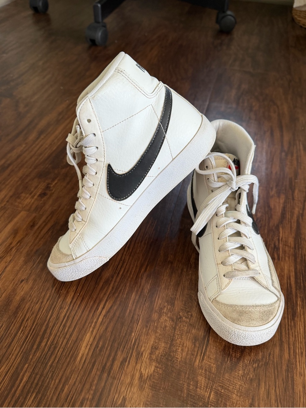 Nike Blazer Mid 77 Size 5Y or Women’s Size 6.5